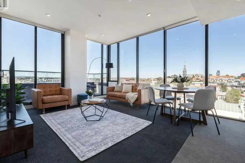 Stunning Panoramic Views Heart of Richmond - Image 1