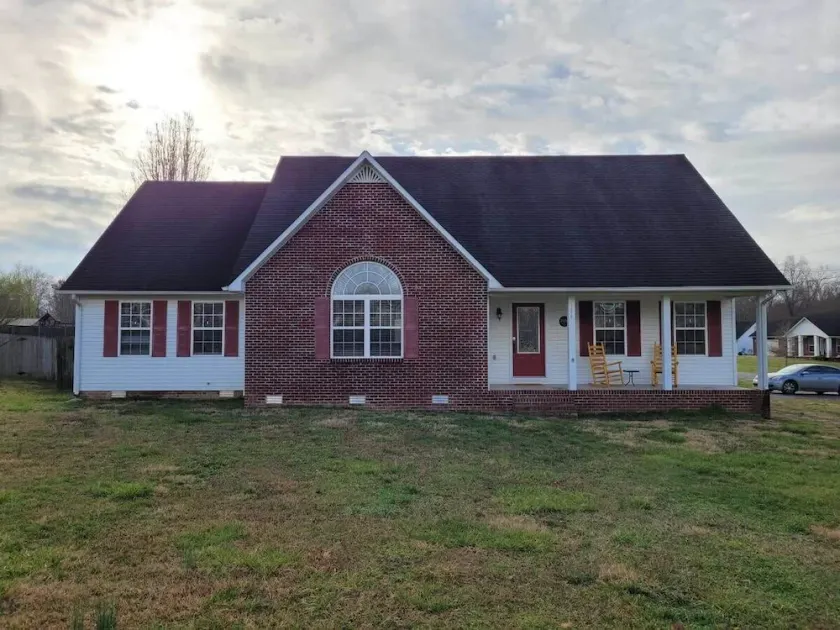Fenced backyard! 6 miles to Cookeville Boat Dock! - Image 1