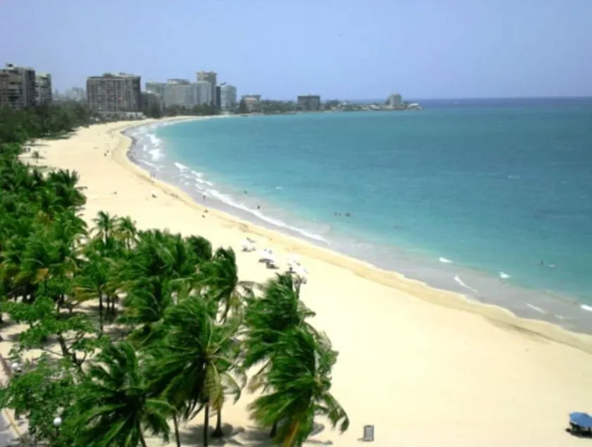 Mesmerizing Views, Charming, Airy 1BR condo in San Juan's Isla Verde Beach - Image 1