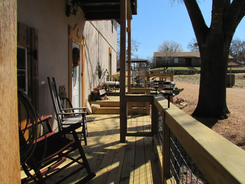 Covered Wagon B&B Guesthouse - Image 1