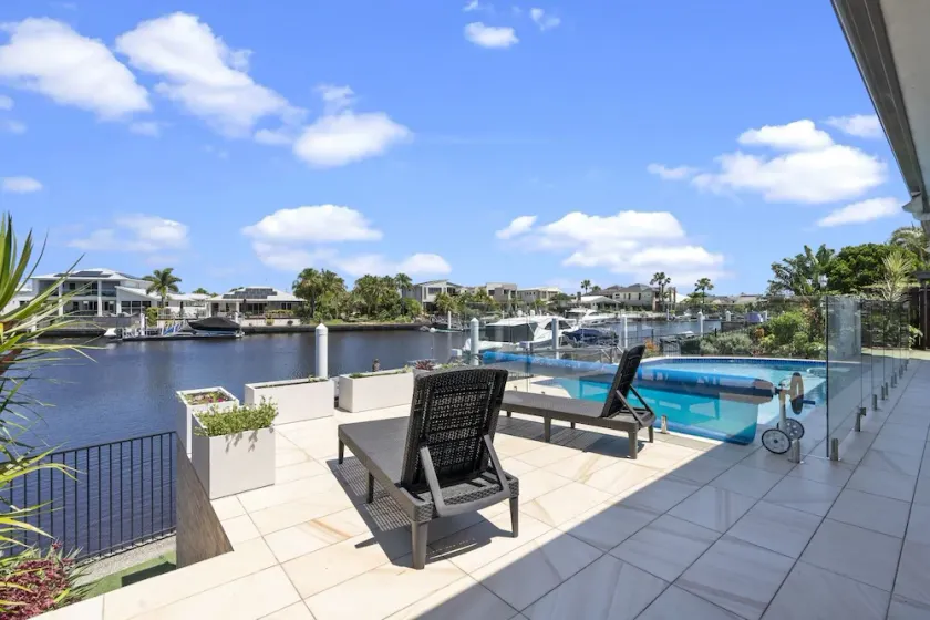 Bribie Bliss: Luxe Canal Living - Image 1