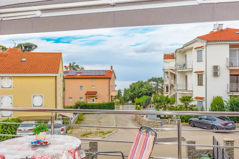 Cozy apartment Tea 1 on the island of Krk - Image 1