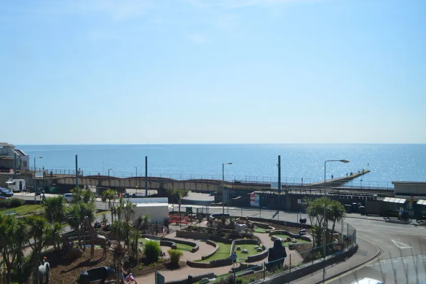 Mead Flat in the Heart of Dawlish with Great Sea Views 150m from the Beach - Image 1