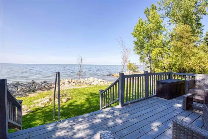 Dogs Stay Free!  Waterfront Door County Cottage - Image 1