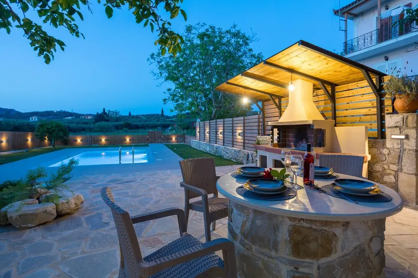 Villa \"Athina's House\" avec vue sur les montagnes, piscine et Wi-Fi. - Image 1