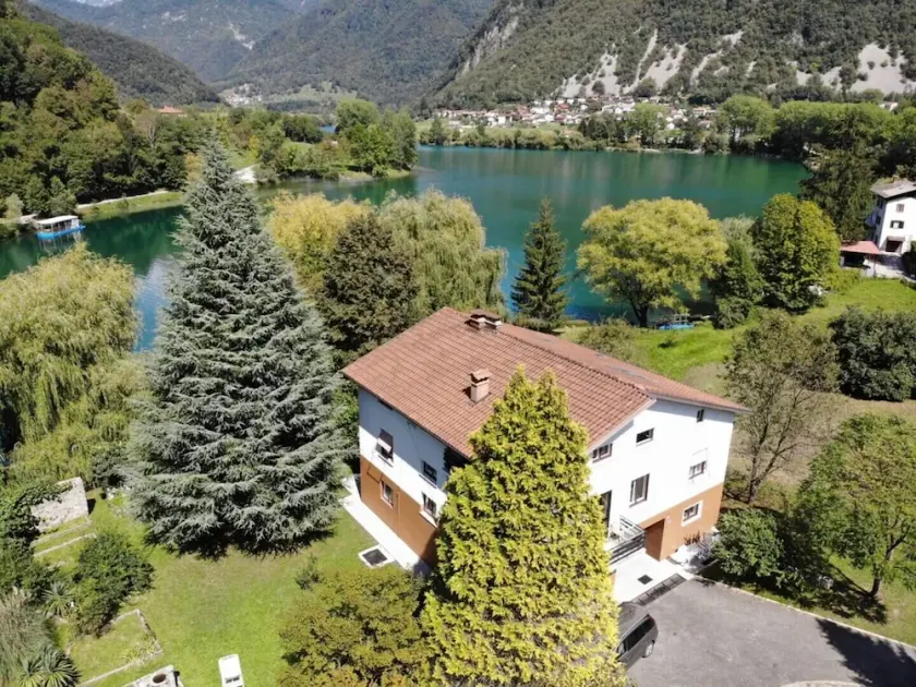 Vila Labod, unique villa at the lake - Image 1