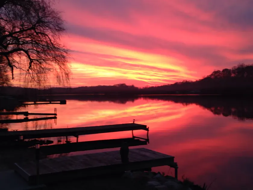 Slap af eller leg HELE ÅRET RUNDT I Vores Hyggelige Lakefront Hjem. - Image 1