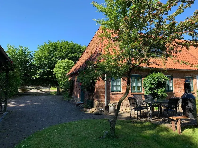 Idyllic farm cottage only 600 m from the Baltic Sea, natural beach, no car traffic - Image 1