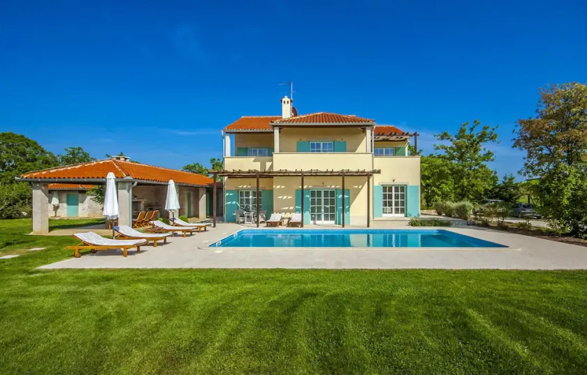 4 bedroom nice home in Butkovici - Image 1