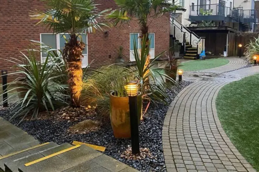 Apartment - Sleeps 4 - Balcony - Parking - Pets Ok - Image 1