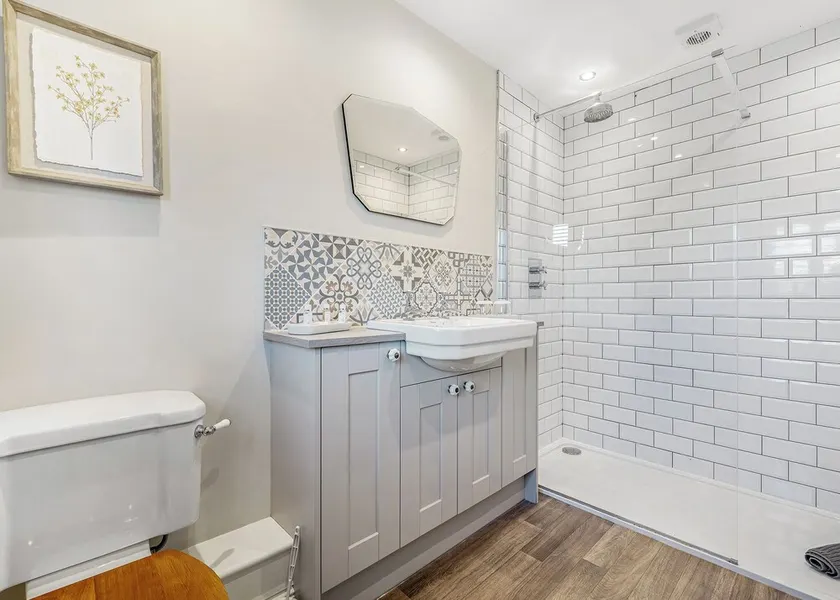 1 bedroom accommodation in Boston - Image 1