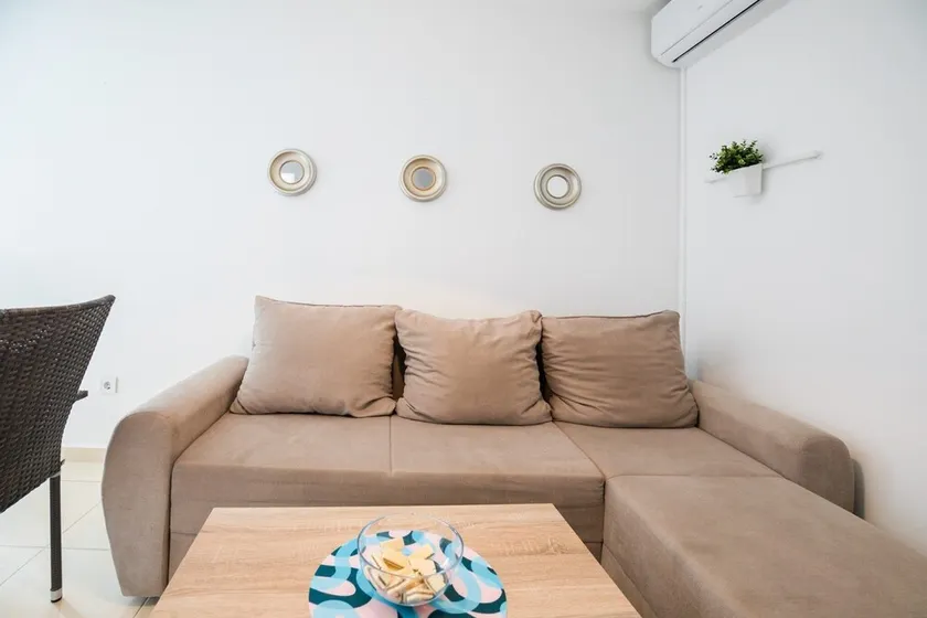 Charming Apartment in Novalja near Zrče Beach - Image 1