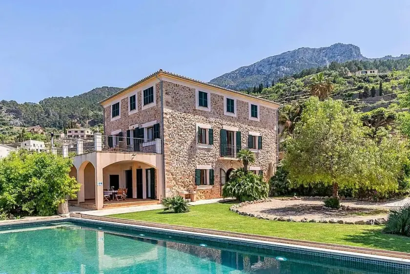 Beautiful Restored Finca, Private Pool, Superb Sea/Sunset Views in the Pretty Village of Banyalbufar - Image 1