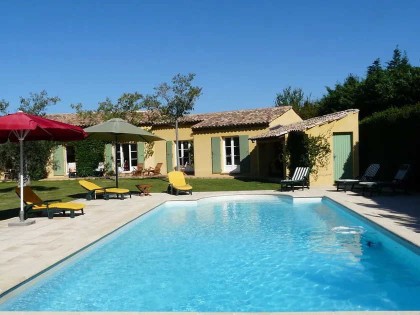 Vacation rental with heated  pool Mouries LS1-140 - Image 1