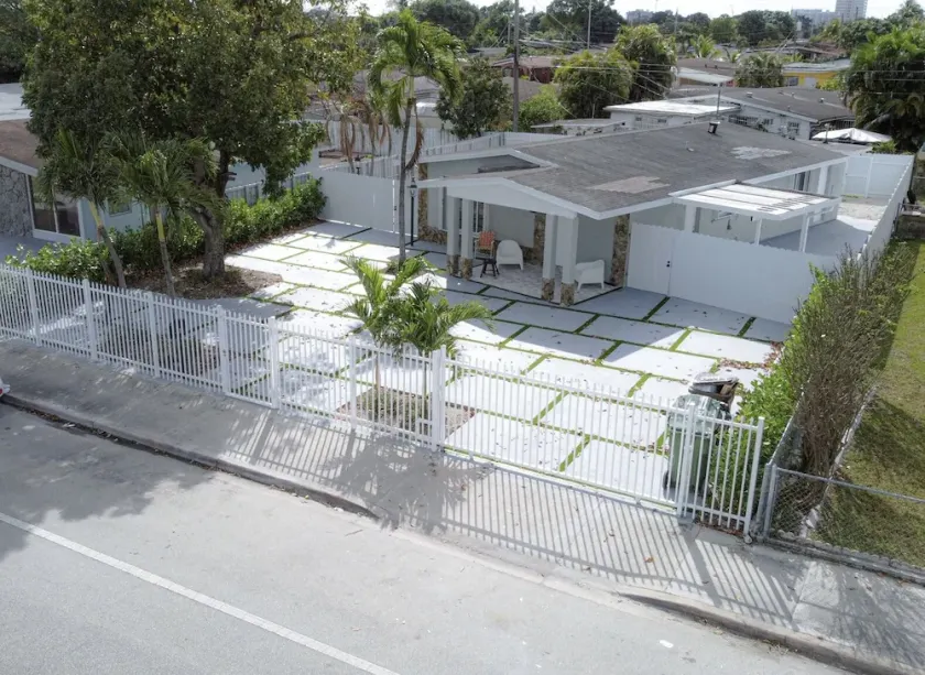 Dream Vacation House 4B/2B Miami, FL - Image 1