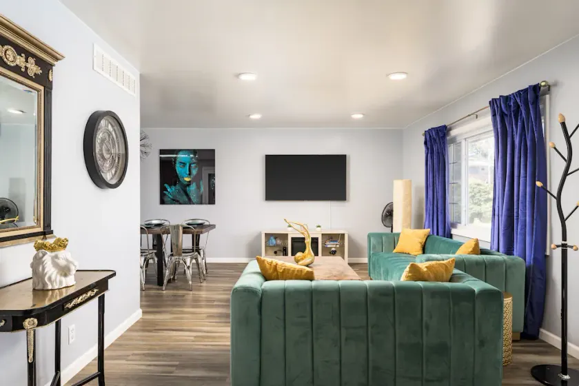 ☆Lake Retreat ☆Hot Tub ☆Arcade ☆Playground ☆Gym ☆15 min to DT Denver - Image 1