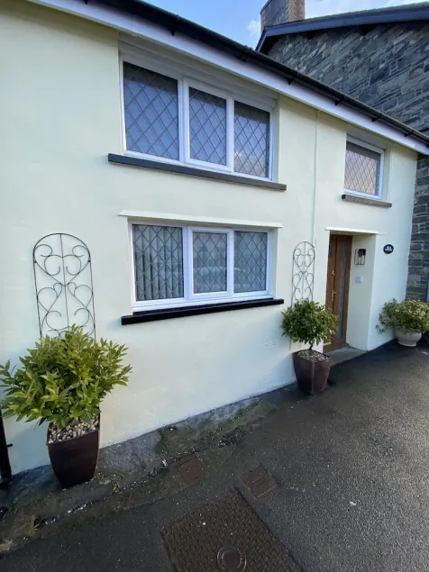 Beautiful cottage in the heart of Rhayader with riverside views ( pet friendly) - Image 1