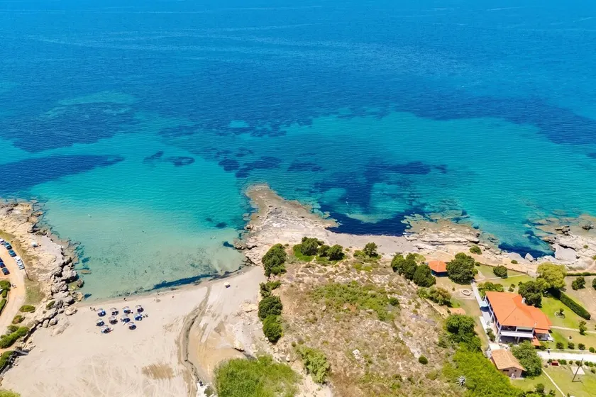 To Pournari Beachside Garden House - Happy Rentals - Image 1