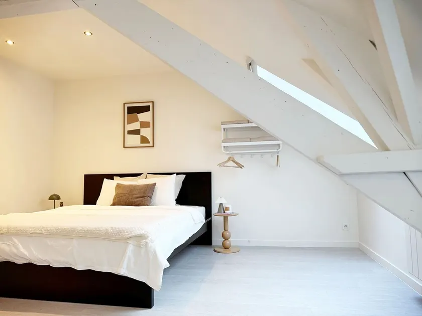 Central Ghent | Modern 6BR Apt. w/ WIFI - Image 1