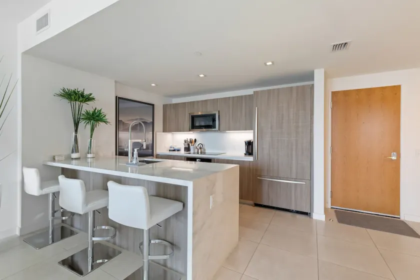 The Glamour of Upscale Downtown Ft. Lauderdale - Image 1