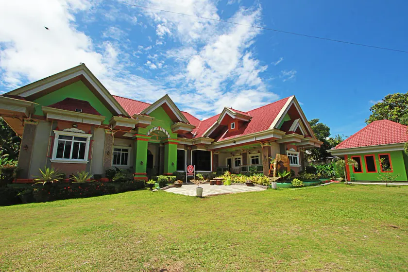 Loboc Airbnb Traveller's Inn - Image 1