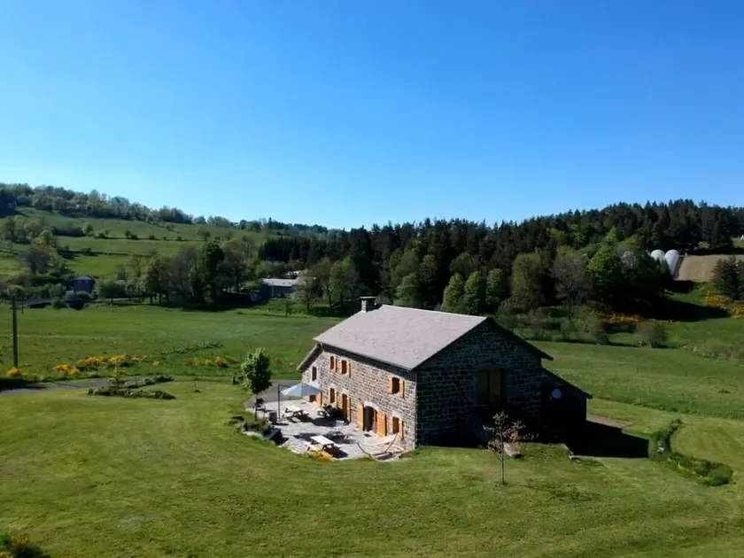 A fully renovated farmhouse in the heart of nature, in Les Vastres, at the gateway to Mézenc - Image 1