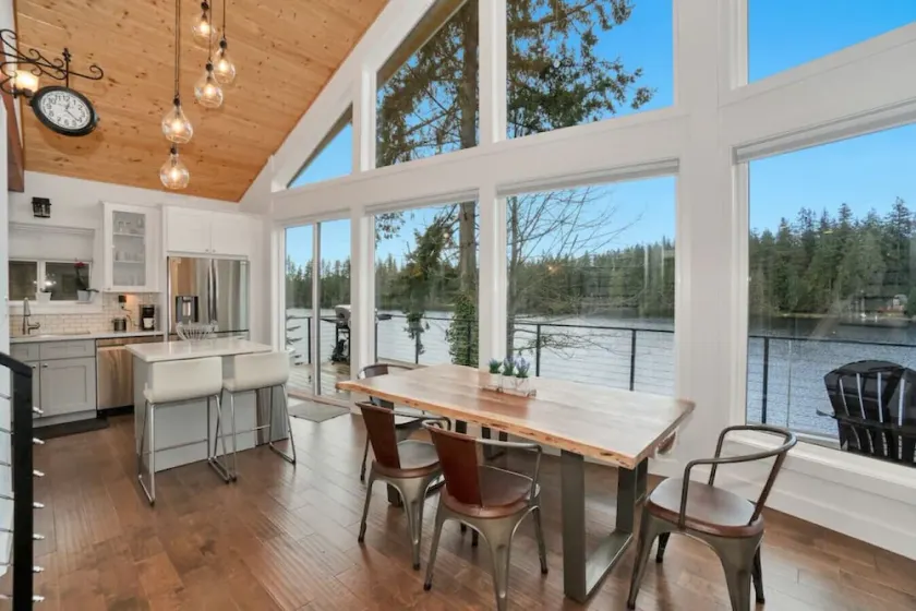 Lakefront Escape Fire Pit, Pets & Amazing Views - Image 1