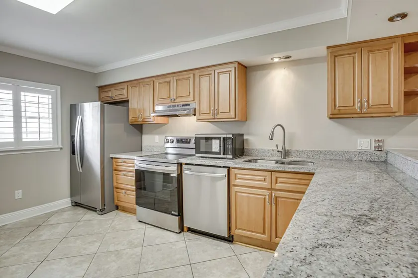 Gateway to New Orleans! Modern Condo w/ Pool - Image 1