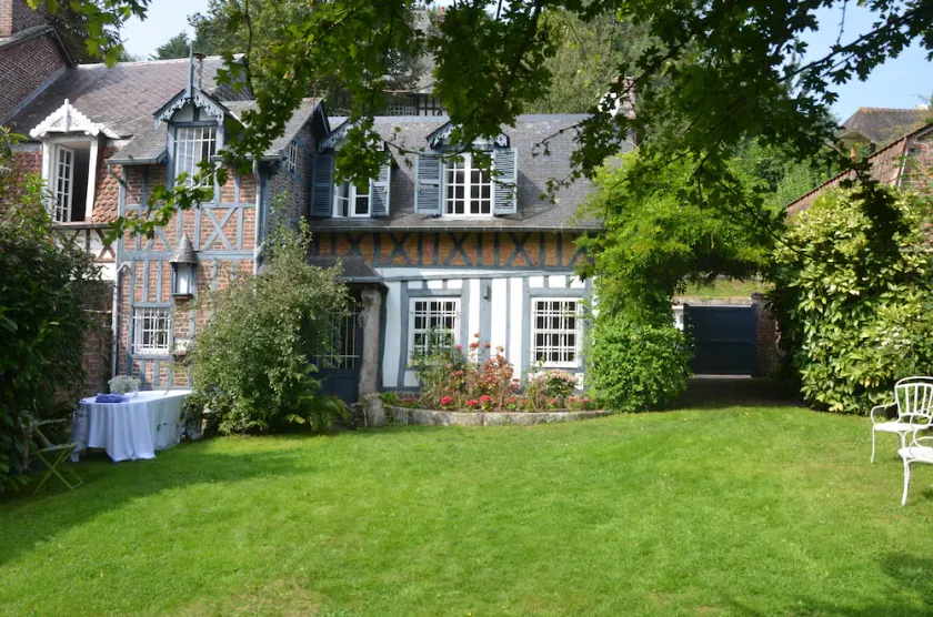 Lille charmerende hus med have - Image 1