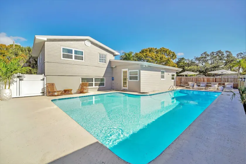5BR/4B Tampa Bay Resort Style Private Pool Oasis - Image 1