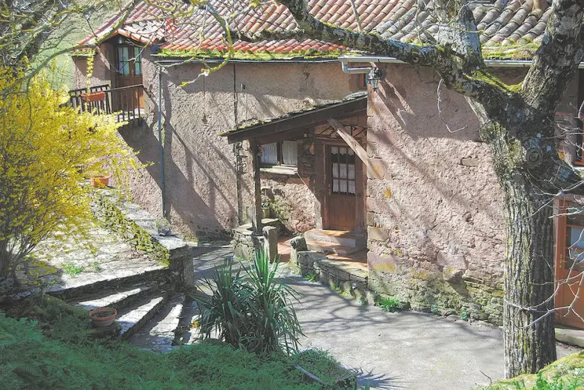 La Maison au Potager ligger i en lille landsby i Rance-dalen - Image 1