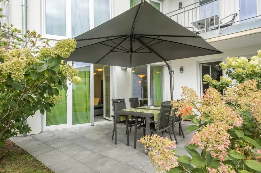 Apartamento 'Jasmin' com grande terraço e vista para o jardim de flores cuidadosamente tratado - Image 1