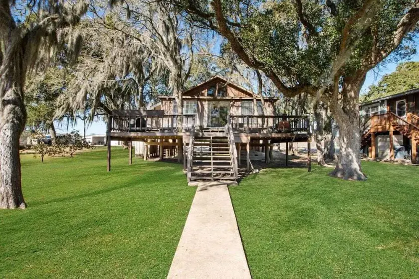Creekfront Cottage w/ Boat Lift & Pier - Image 1