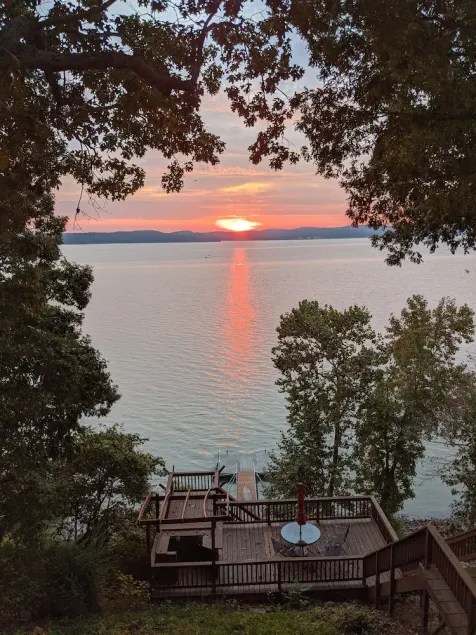 Small rustic cabin on KY Lake (sleeps 4) - Image 1