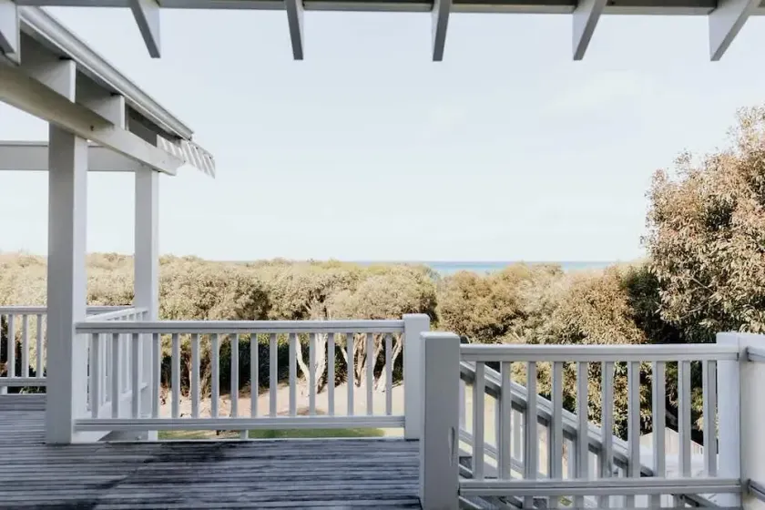 Waterfront Eagle Bay - Image 1
