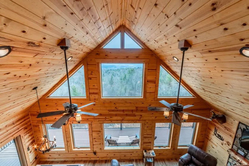Majestic Oasis - Stunning views, hot tub, fireplace, outdoor fire pit,  Wi-Fi - Image 1
