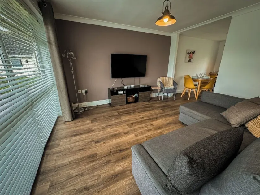 Dog Friendly Kessingland Chalet | Coastal Retreat - Image 1