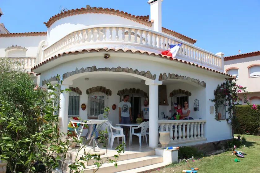 Super nice house in a small resort - Image 1