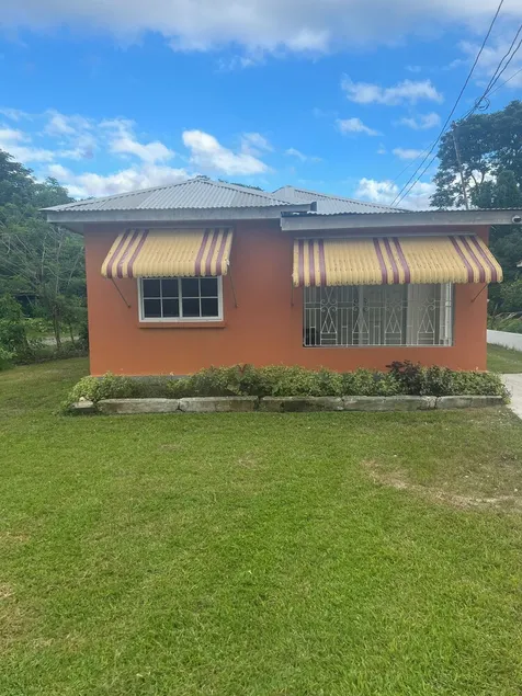 3 bedroom guest house in Trinity ! - Image 1