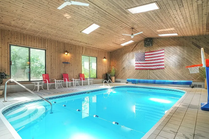 New Years & Spring Break Availability! Private Mini Resort w Indoor Pool & Sauna - Image 1