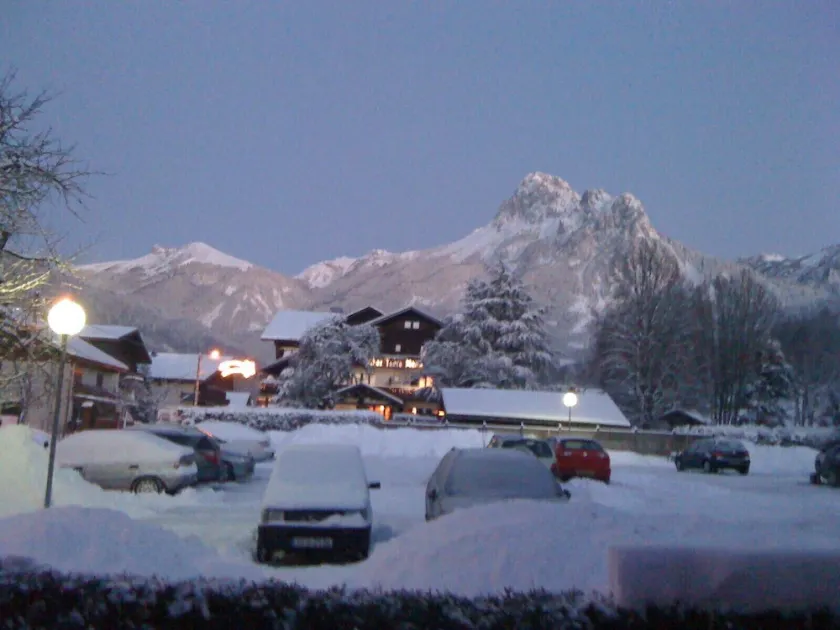 2-room apartment overlooking the dent d'oche with terrace - Image 1