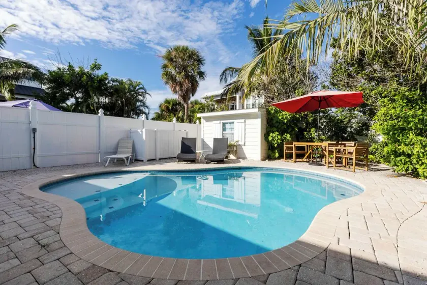 Angel Fish Cottage, Sweet 2 BR 1 B, Private Pool, Steps to Gulf and Bay - Image 1