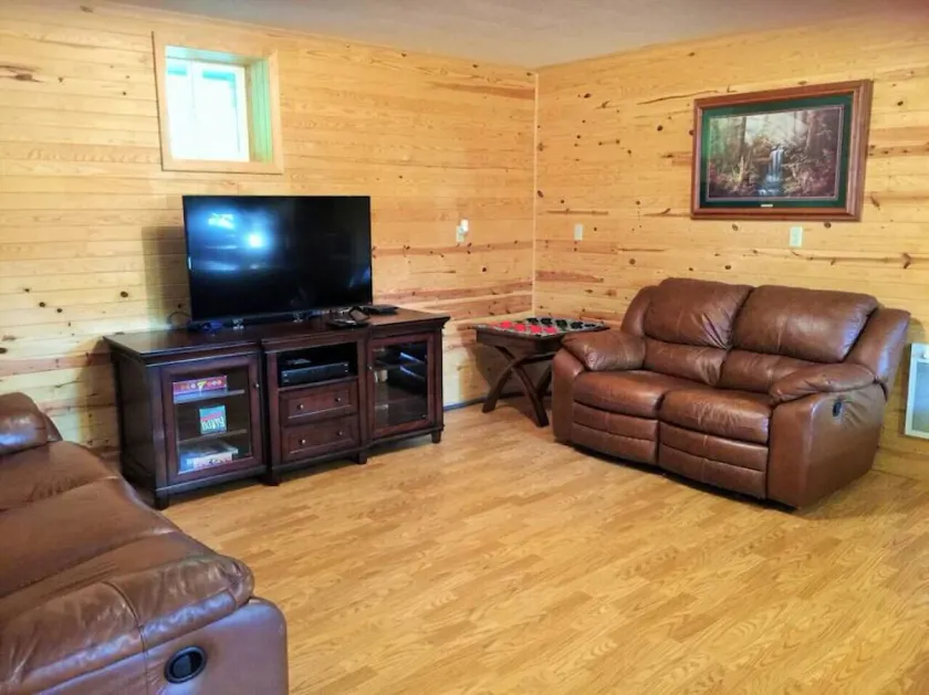 Familjevänlig 3BR hem bara några minuter från Black River med wifi och satellit-tv - Image 1