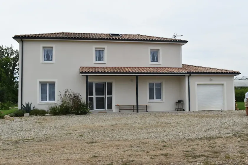 Beautiful house for 10-12 people, 4 bedrooms, terrace and garden - Image 1