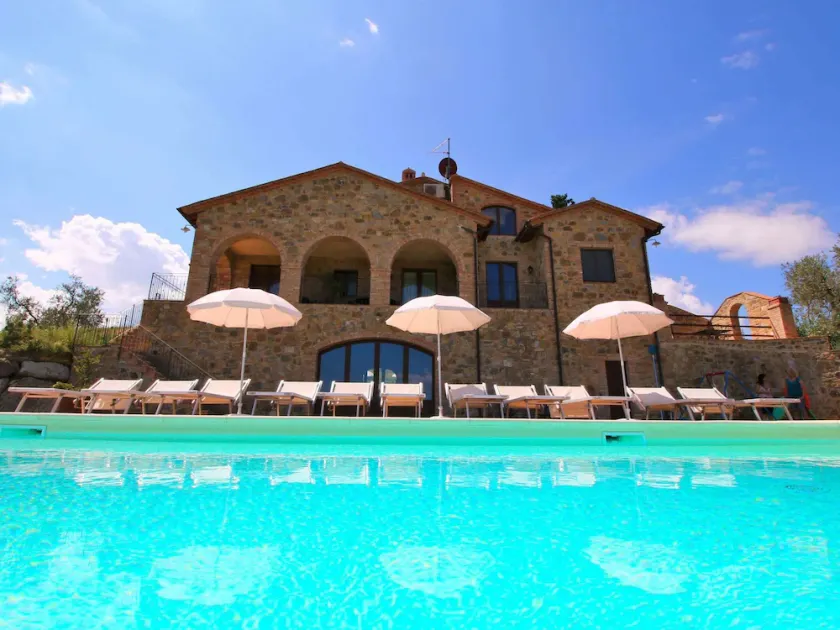 Charming Tuscan Farmhouse - Image 1