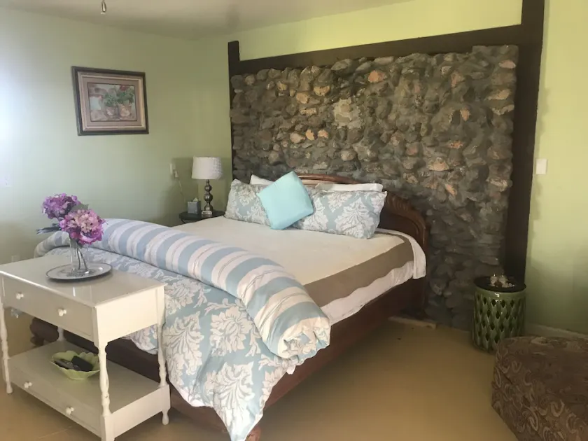 Deming Living At It's Finest-Beautifully & comfortably furnished.. - Image 1