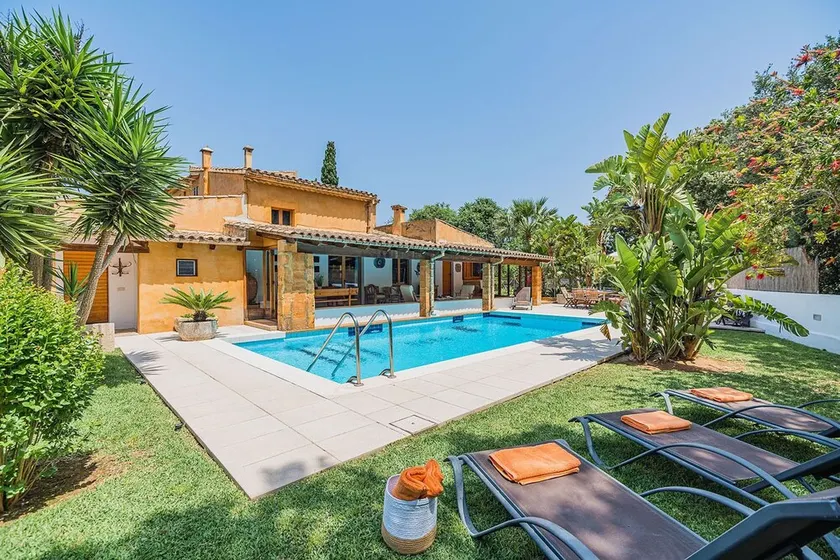 High Quality Designer Detached Villa from Artist Sculptor owner Miquel Cerda - Image 1