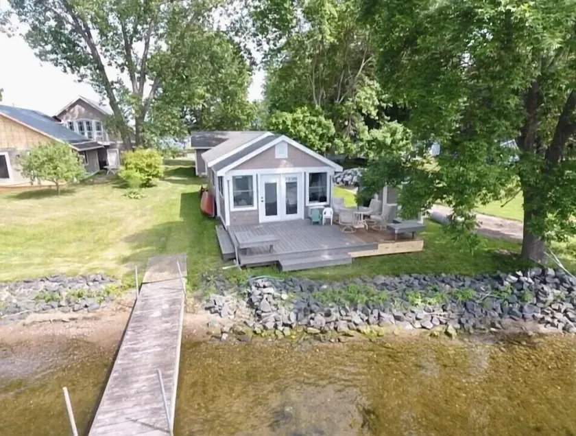 Sunset Point West facing cottage. Amazing spot RIGHT on the water!!! - Image 1