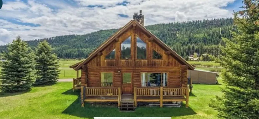 Amazing mountain views, daily wildlife show and a cozy log house for serenity. - Image 1