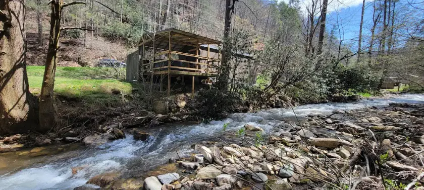 Smoky Mountain Glamping On Bold Stream w Hot Tub - Image 1